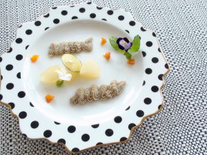 梨のコンポート　さつまいもとバナナのピュレ添え