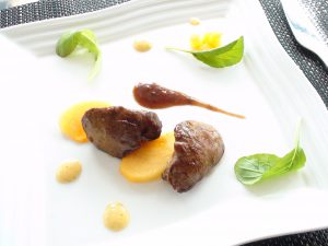 鶏レバーのソテー　杏子ソース