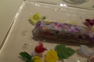 テーブル
