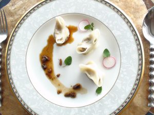 水餃子　ポルチーニソース