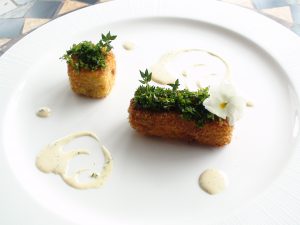 そら豆のコロッケ　ディルソース