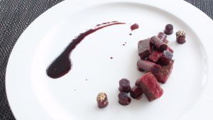 牛肉のソテー　牛蒡の甘辛ソース
