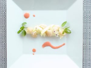 ホタテとセロリのマリネ　ストロベリーソース