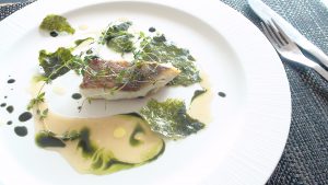 鯛のソテー　昆布ソース　ハーブオイルと抹茶オイル